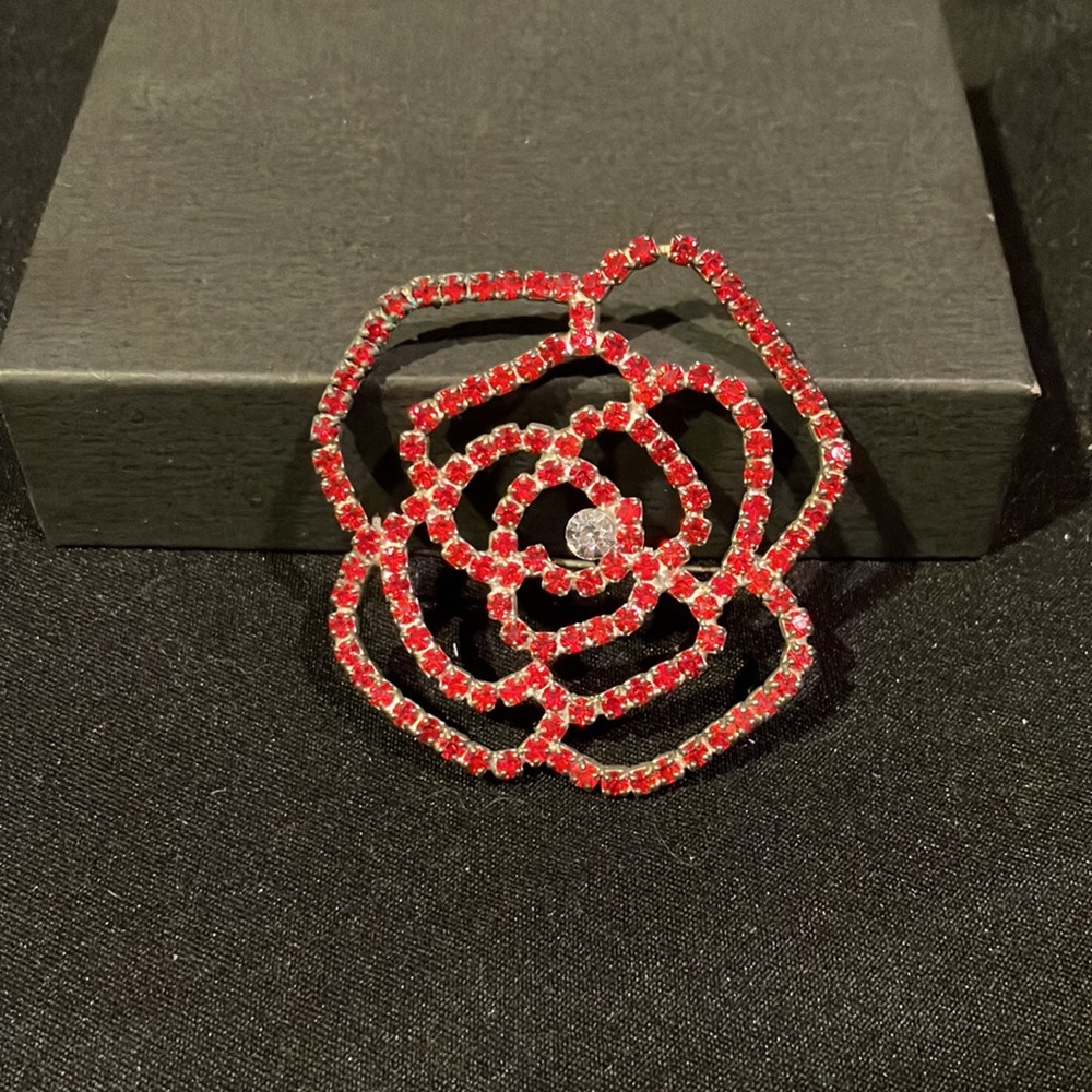 Flower Pins - 2 pins - Picture 2 of 6